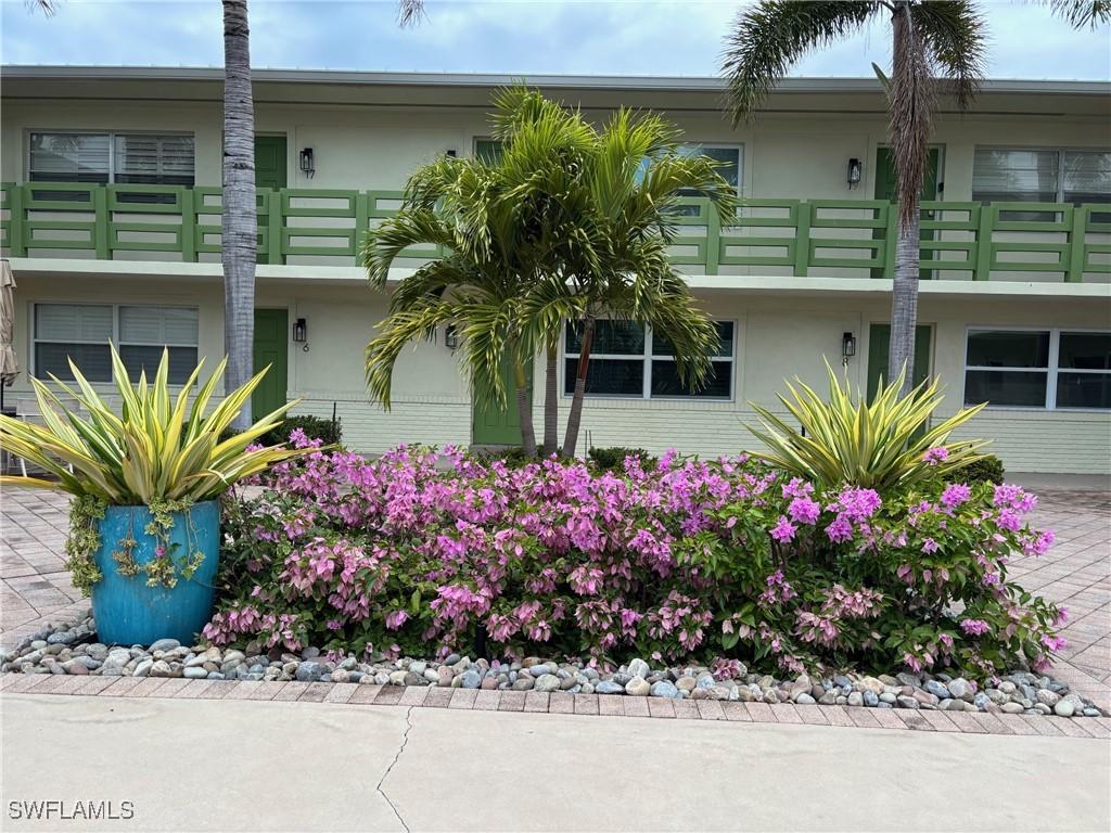 975 9th Ave. #18, Naples, FL 34102
