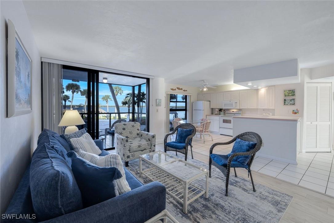 1085 Bald Eagle Dr. #E207, Marco Island, FL 34145