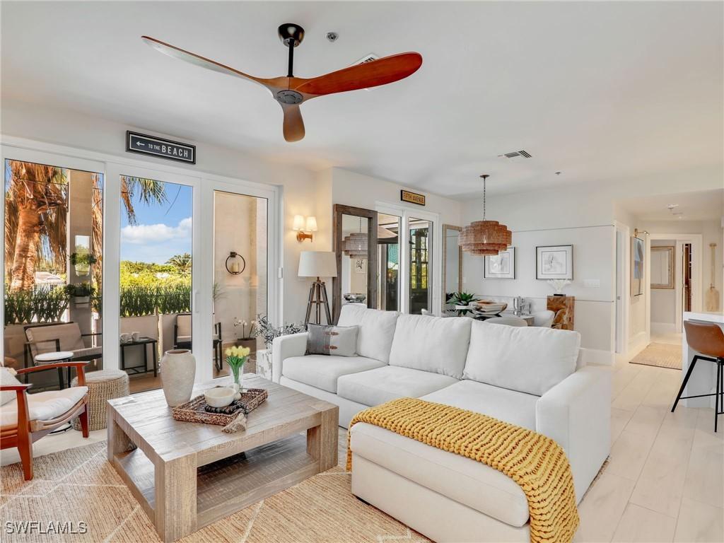 365 5th Ave. #307, Naples, FL 34102
