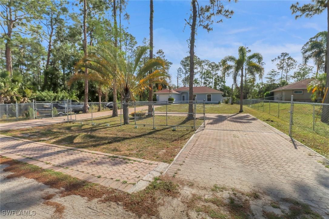 2282 Kean Ct., Naples, FL 34117