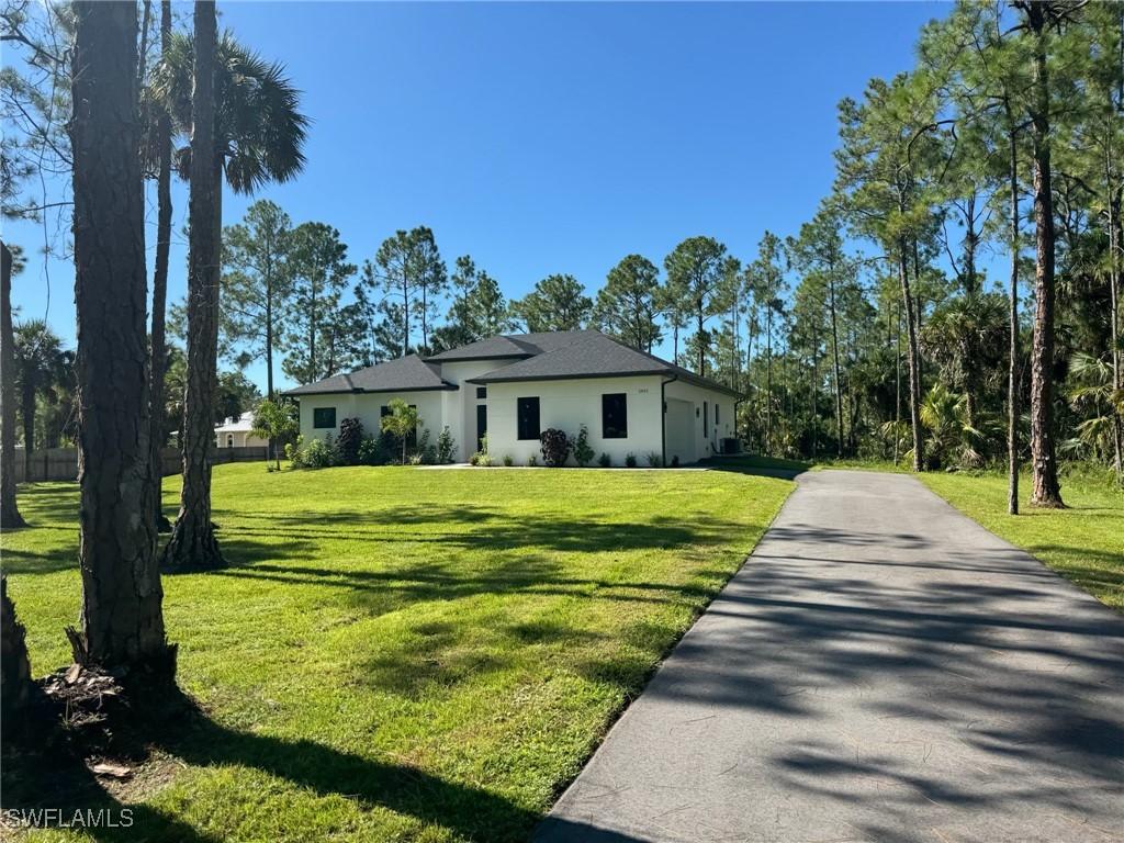 2852 6th Ave., Naples, FL 34117