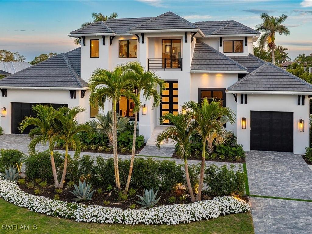 612 Binnacle Dr., Naples, FL 34103