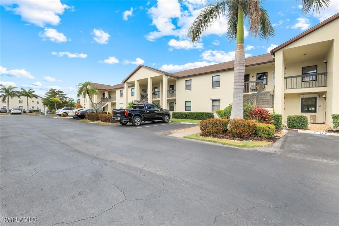 9270 Lake Park Dr. #206, Fort Myers, FL 33919