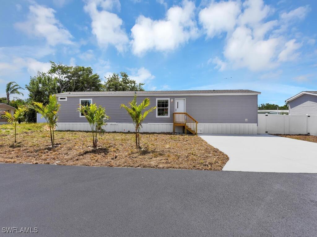 21190 Cypress Park Cir., Estero, FL 33928