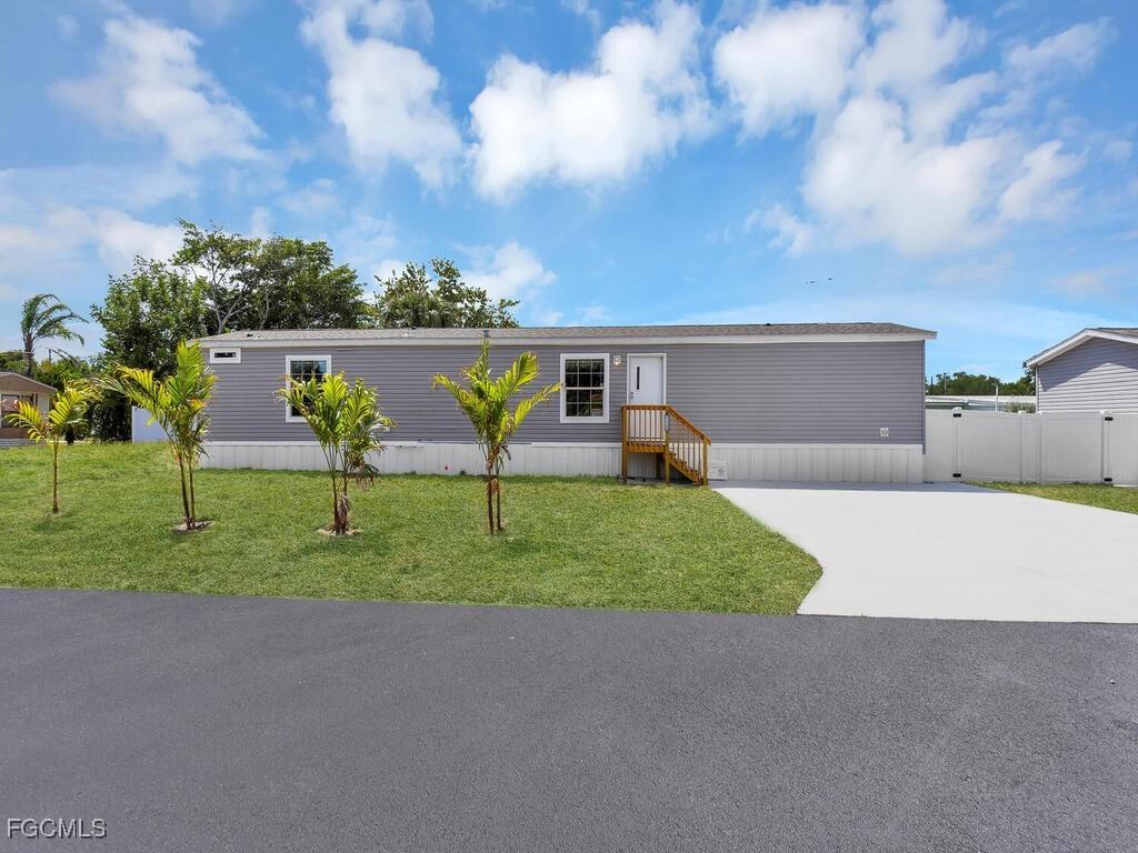 21190 Cypress Park Cir., Estero, FL 33928