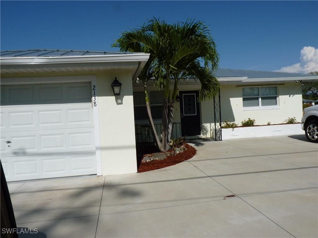 2138 Bahama Ave., Fort Myers, FL 33905