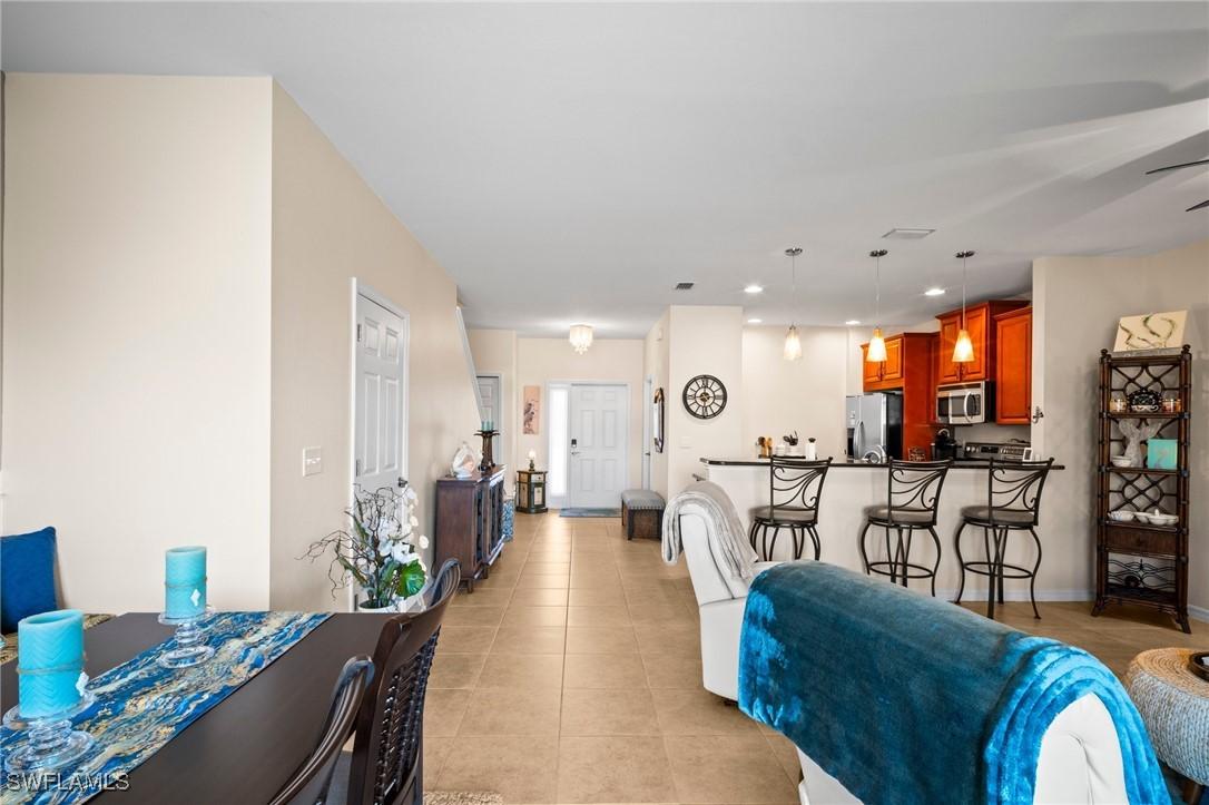 3821 Clearbrook Ln., Fort Myers, FL 33966