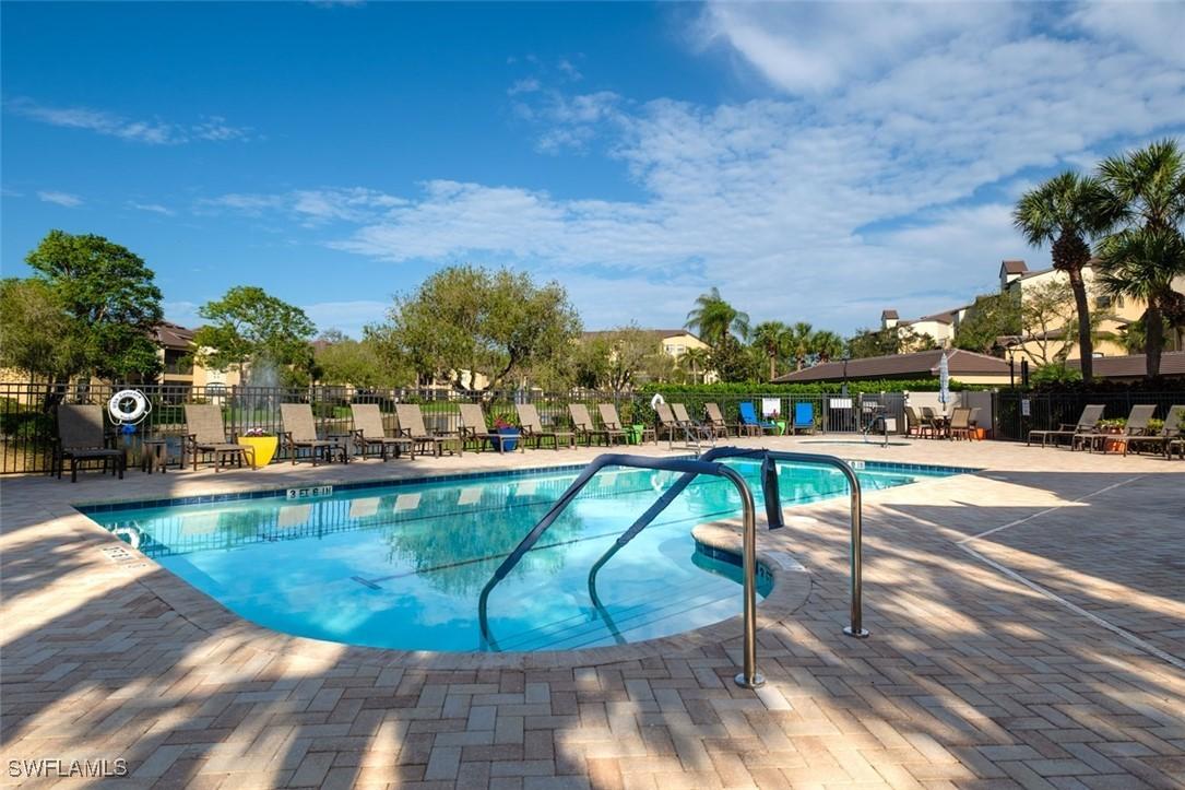 210 Vintage Cir. #C103, Naples, FL 34119