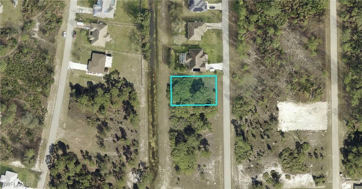 526 Beach Ave., Lehigh Acres, FL 33974