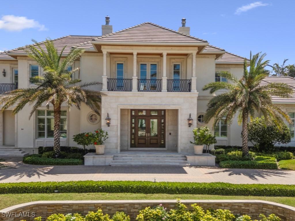 364 Colony Dr., Naples, FL 34108