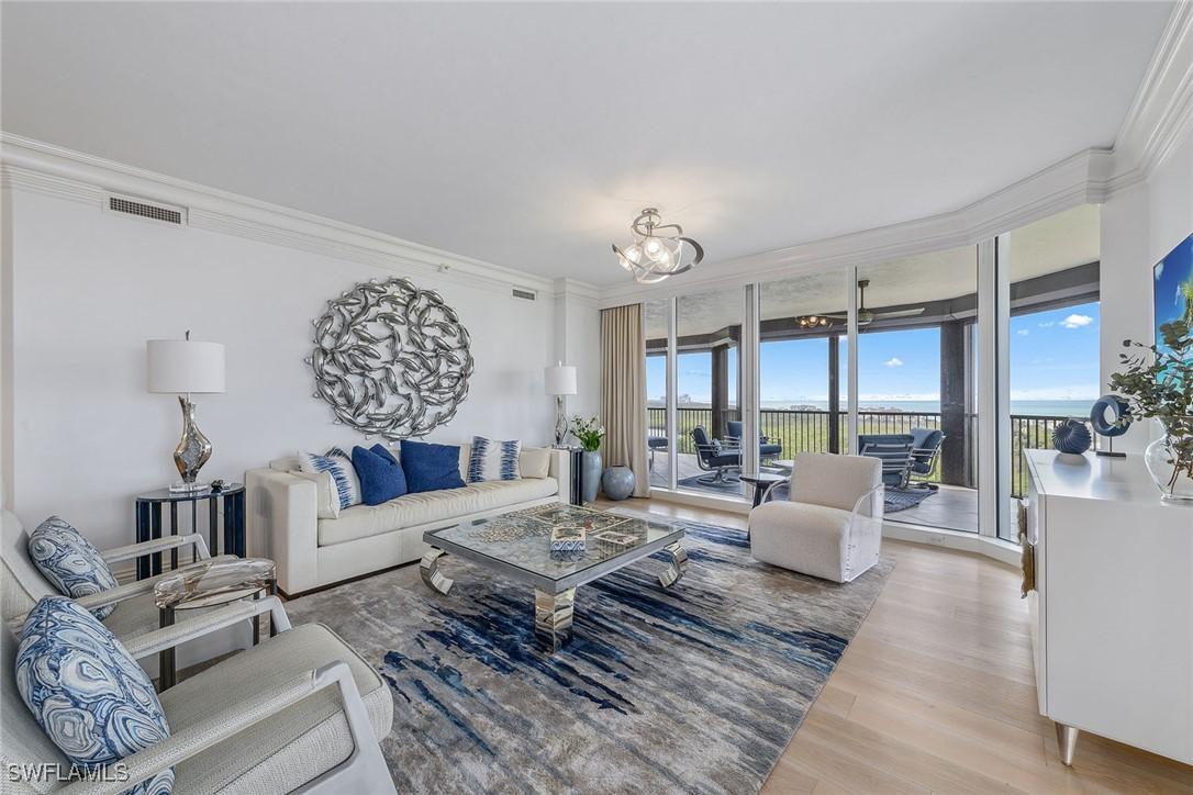 8960 Bay Colony Dr. #1104, Naples, FL 34108
