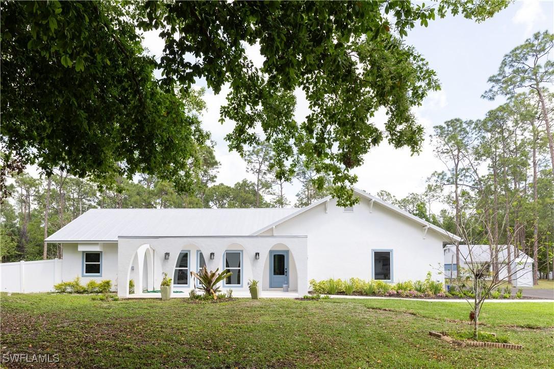 5588 Wendy Ln., Naples, FL 34112