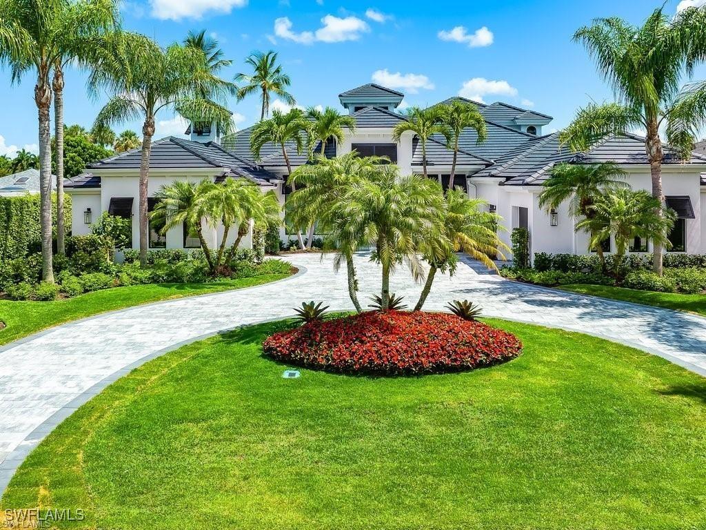 695 Wedge Dr., Naples, FL 34103