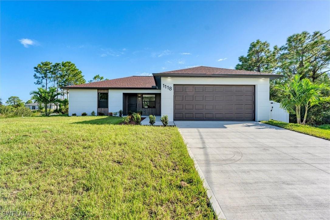 1118 Fontana St., Lehigh Acres, FL 33974