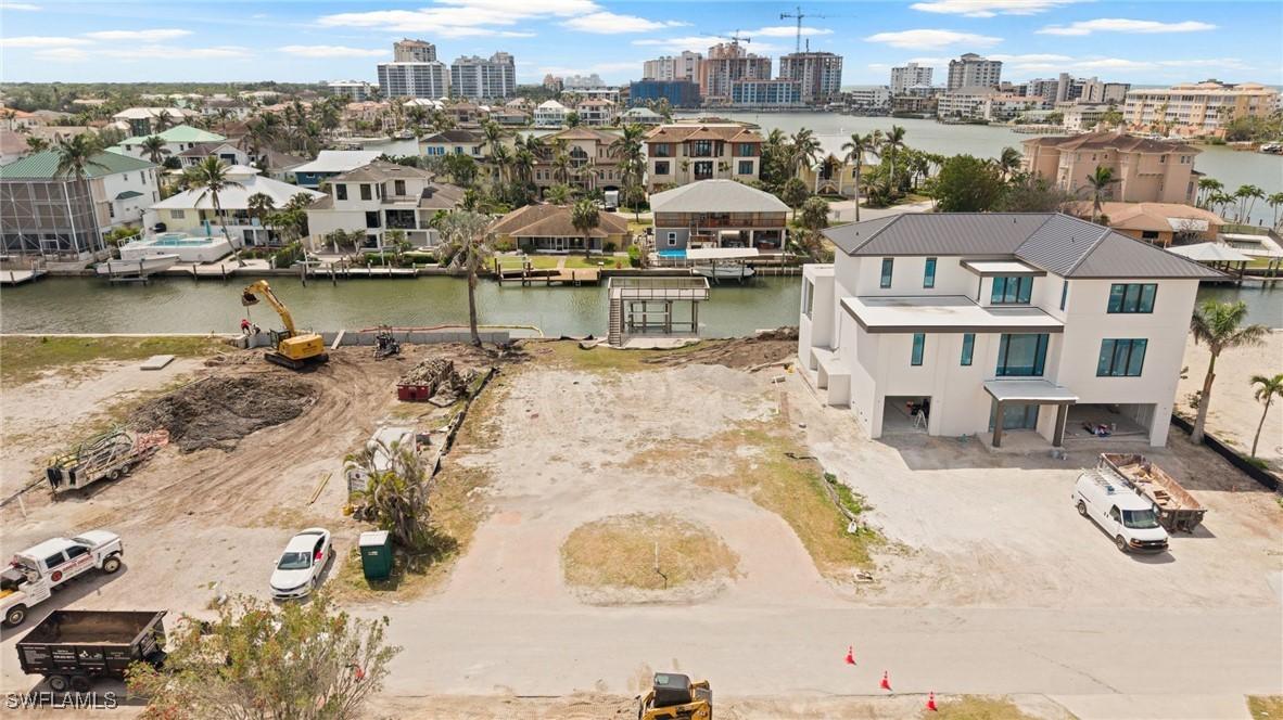 270 Tradewinds Ave., Naples, FL 34108