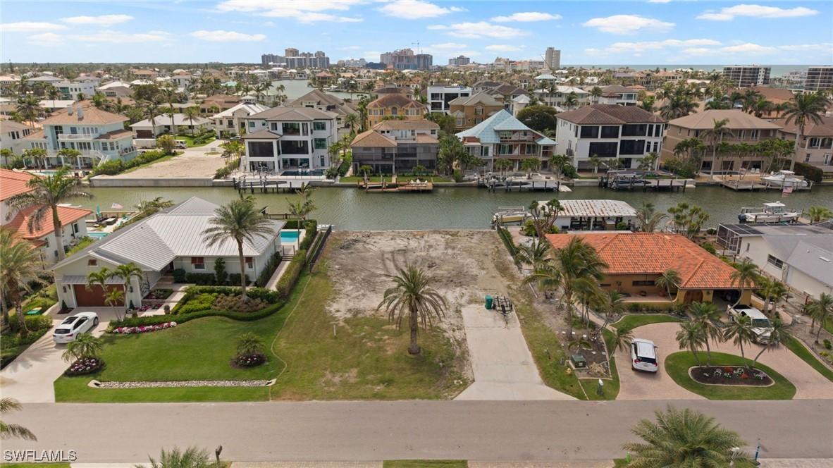 224 Heron Ave., Naples, FL 34108