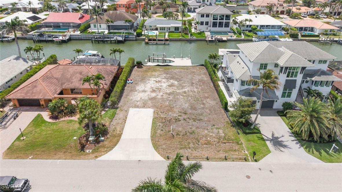 376 Heron Ave., Naples, FL 34108