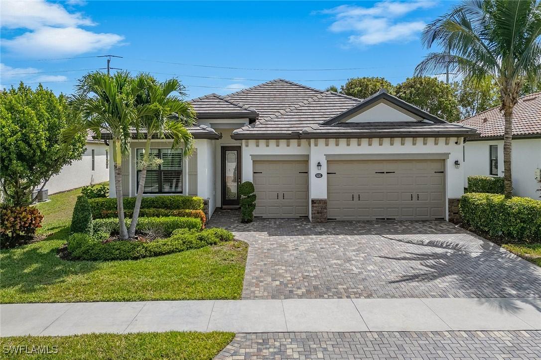 9381 Glenforest Dr., Naples, FL 34120
