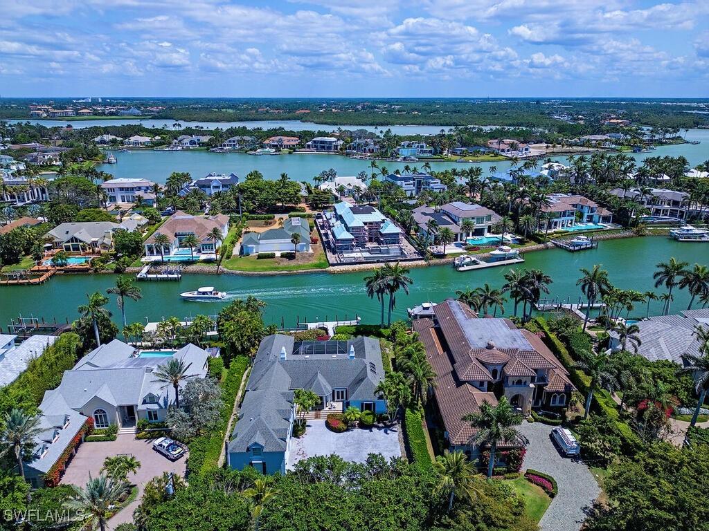 3495 Gin Ln., Naples, FL 34102