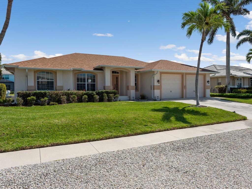 371 Edgewater Ct., Marco Island, FL 34145