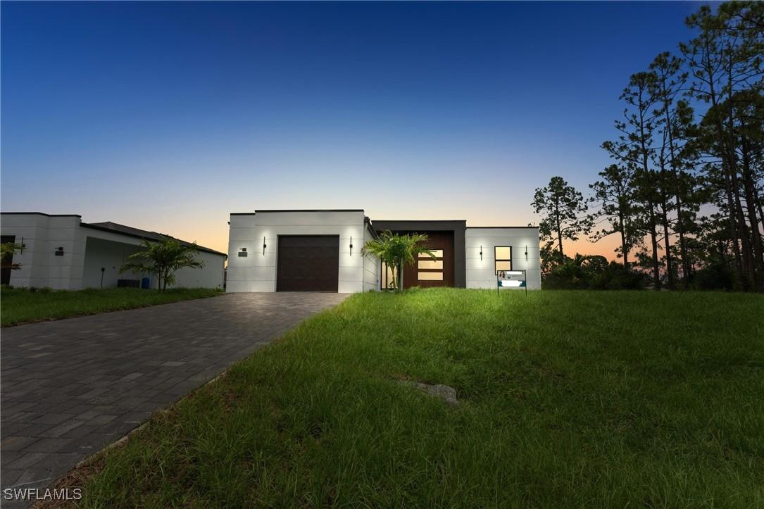 727 Colyer St., Lehigh Acres, FL 33974