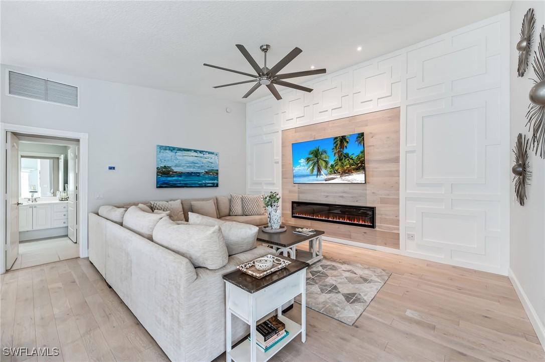 3054 Futuna Ln., Naples, FL 34119