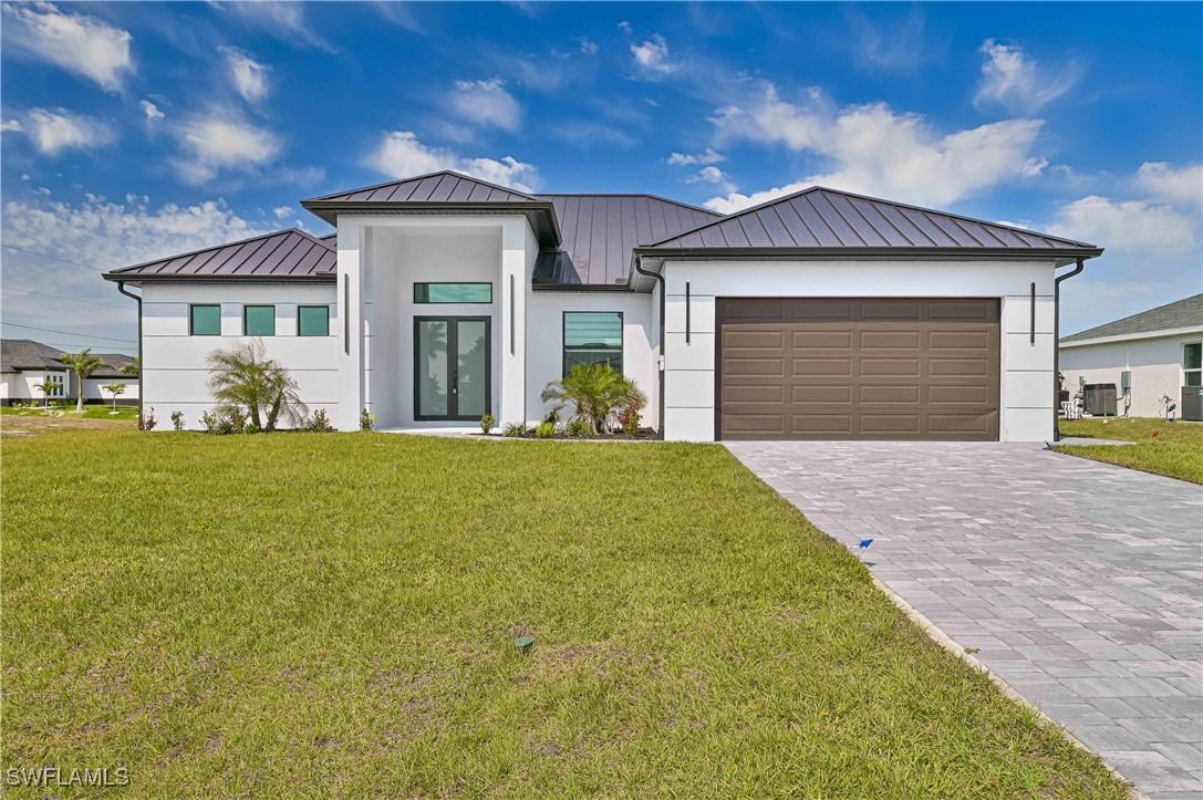 900 NW 12th Pl., Cape Coral, FL 33993