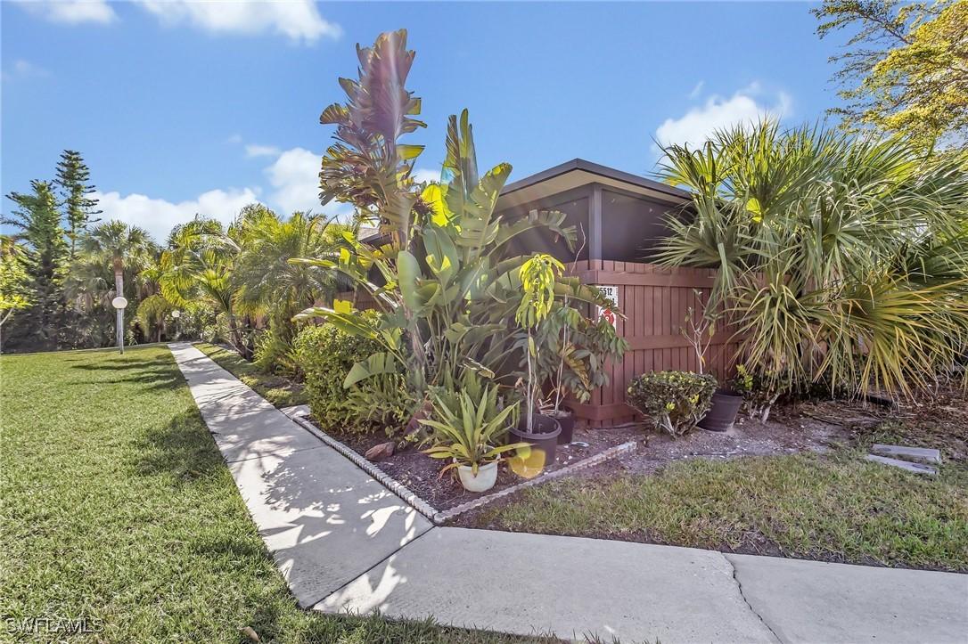 15514 Crystal Lake Dr., North Fort Myers, FL 33917