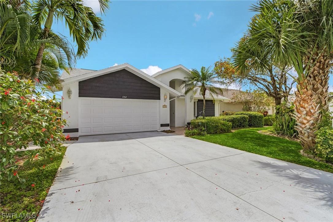 1352 Monarch Cir., Naples, FL 34116