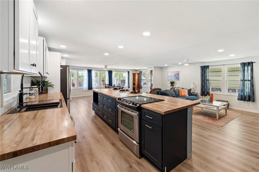 5520 Sir Walter Way, North Fort Myers, FL 33917