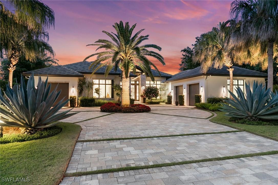 810 Bentwood Dr., Naples, FL 34108