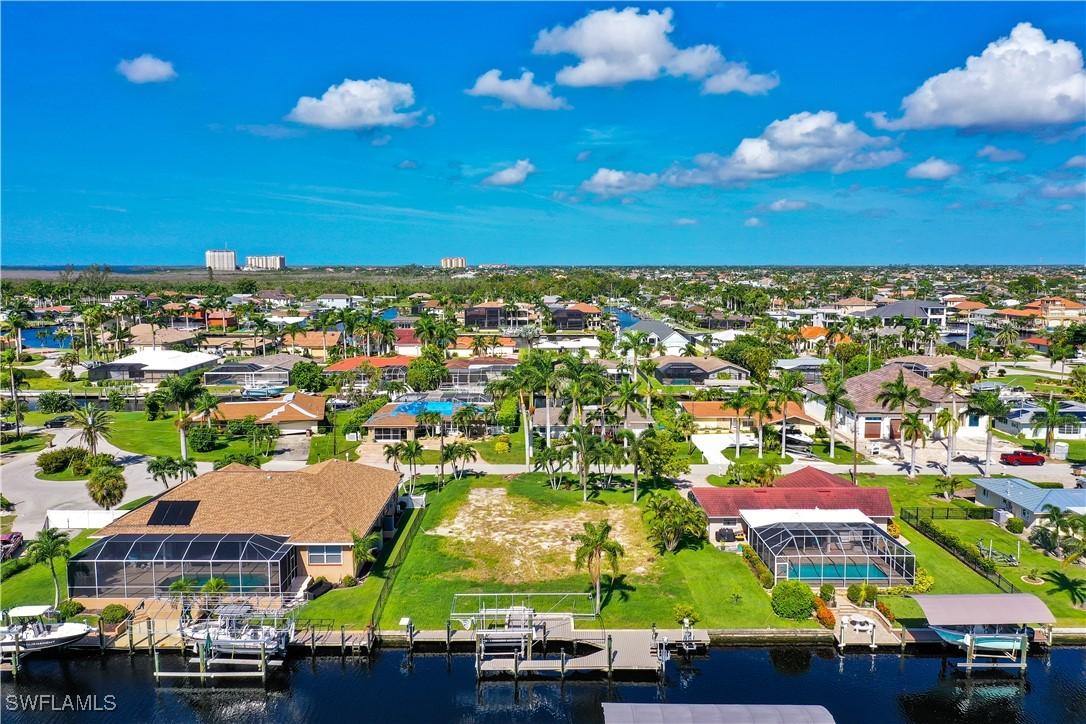 5327 Baypoint Ct., Cape Coral, FL 33904