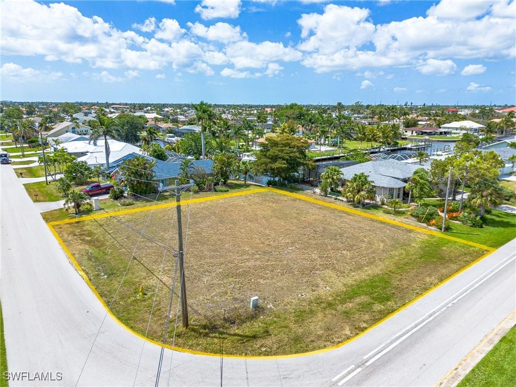2014 Everest Pkwy., Cape Coral, FL 33904
