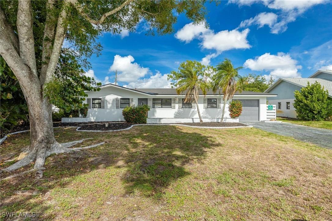 8937 Forest St., Fort Myers, FL 33907