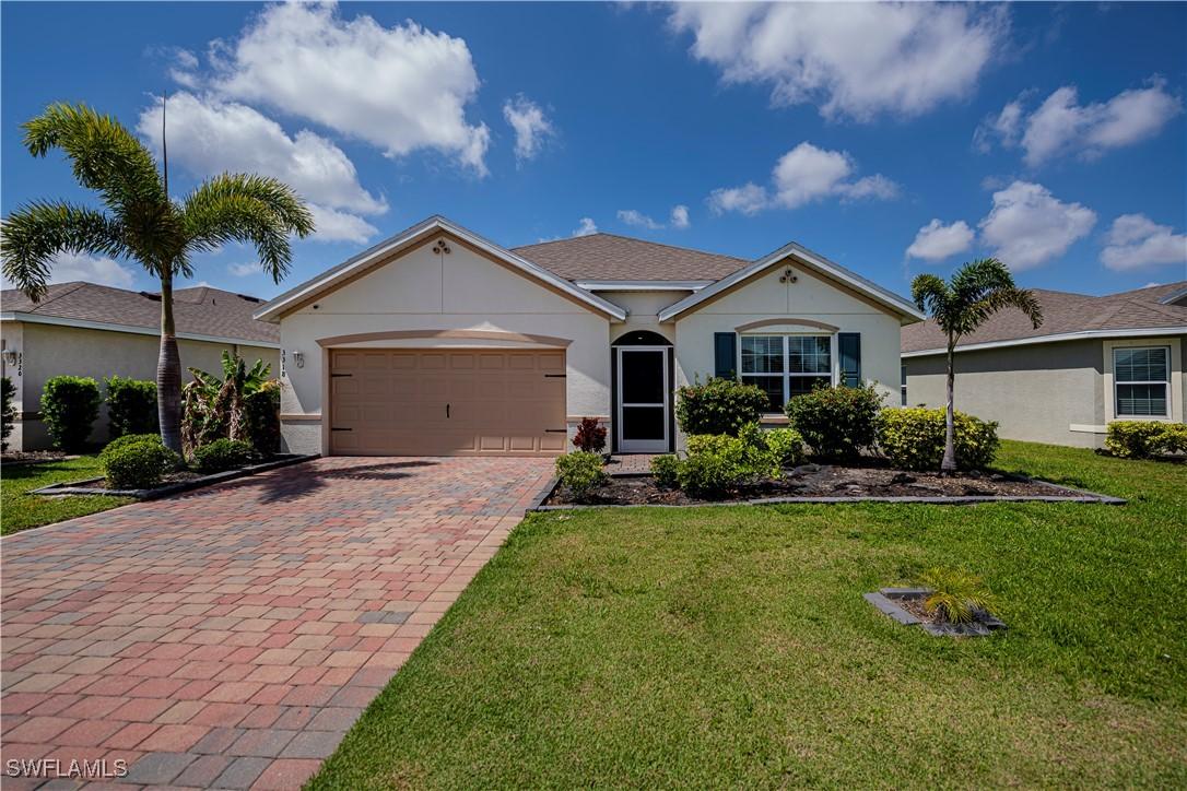 3318 Acapulco Cir., Cape Coral, FL 33909