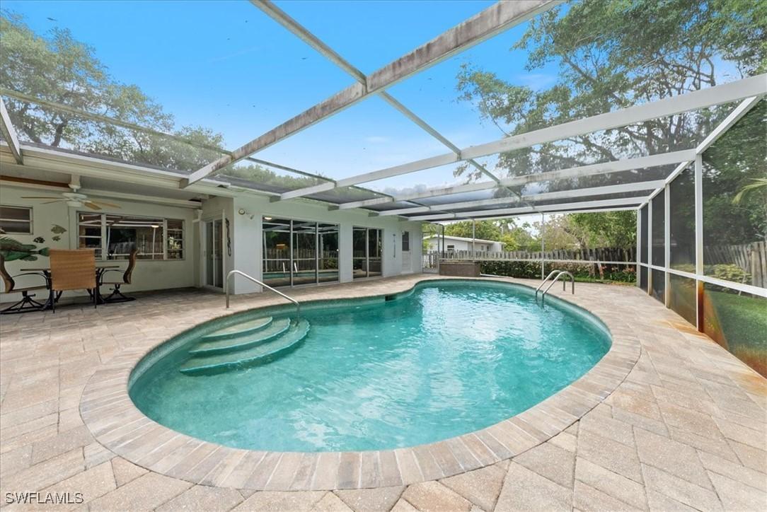 1147 Shady Rest Ln., Naples, FL 34103