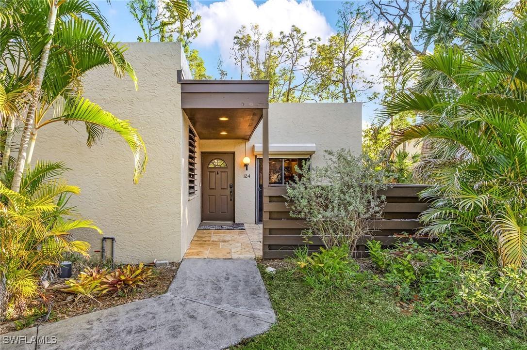 124 Pinebrook Dr., Fort Myers, FL 33907