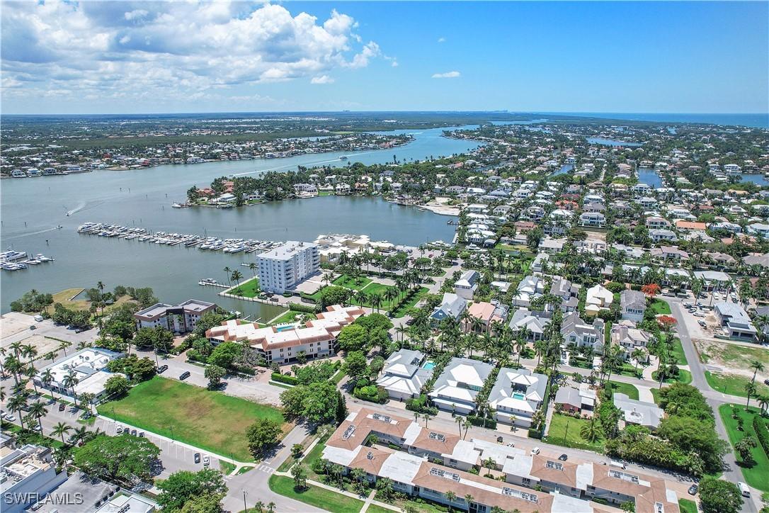 676 12th Ave., Naples, FL 34102