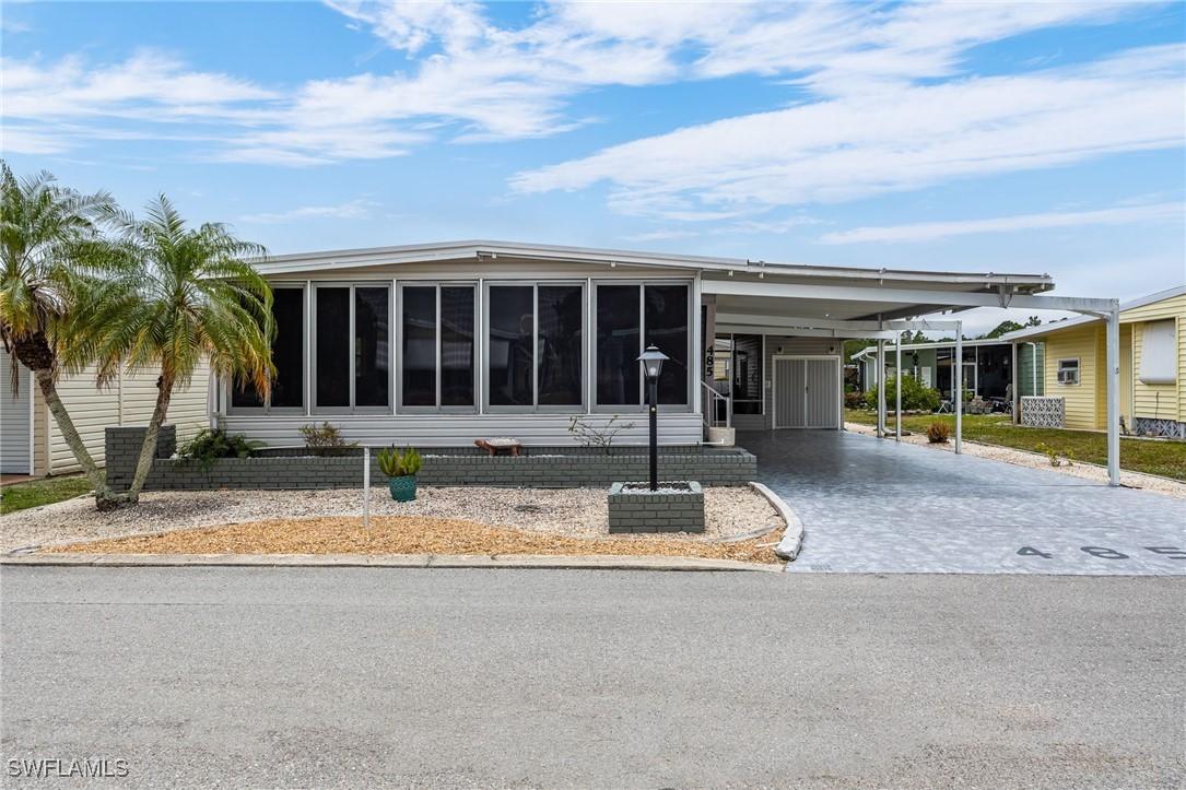 485 Jacklin Ln., North Fort Myers, FL 33903