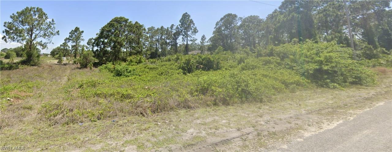 732 Foxtail St., Lehigh Acres, FL 33974