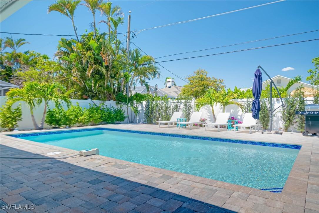 761 99th Ave., Naples, FL 34108