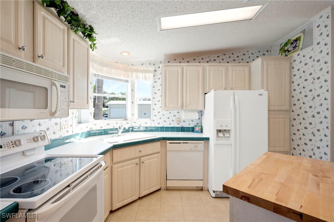126 Wispy Dr., North Fort Myers, FL 33903
