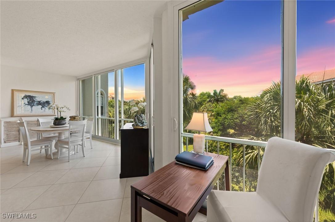 8420 Abbington Cir. #B25, Naples, FL 34108