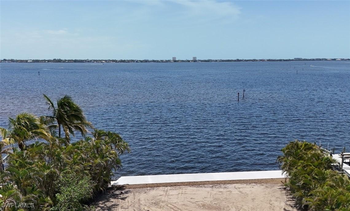 228 Bayshore Dr., Cape Coral, FL 33904