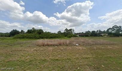 736 Mirror Lakes Dr., Lehigh Acres, FL 33974