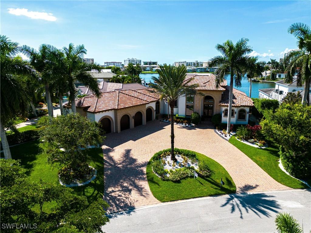3111 Leeward Ln., Naples, FL 34103