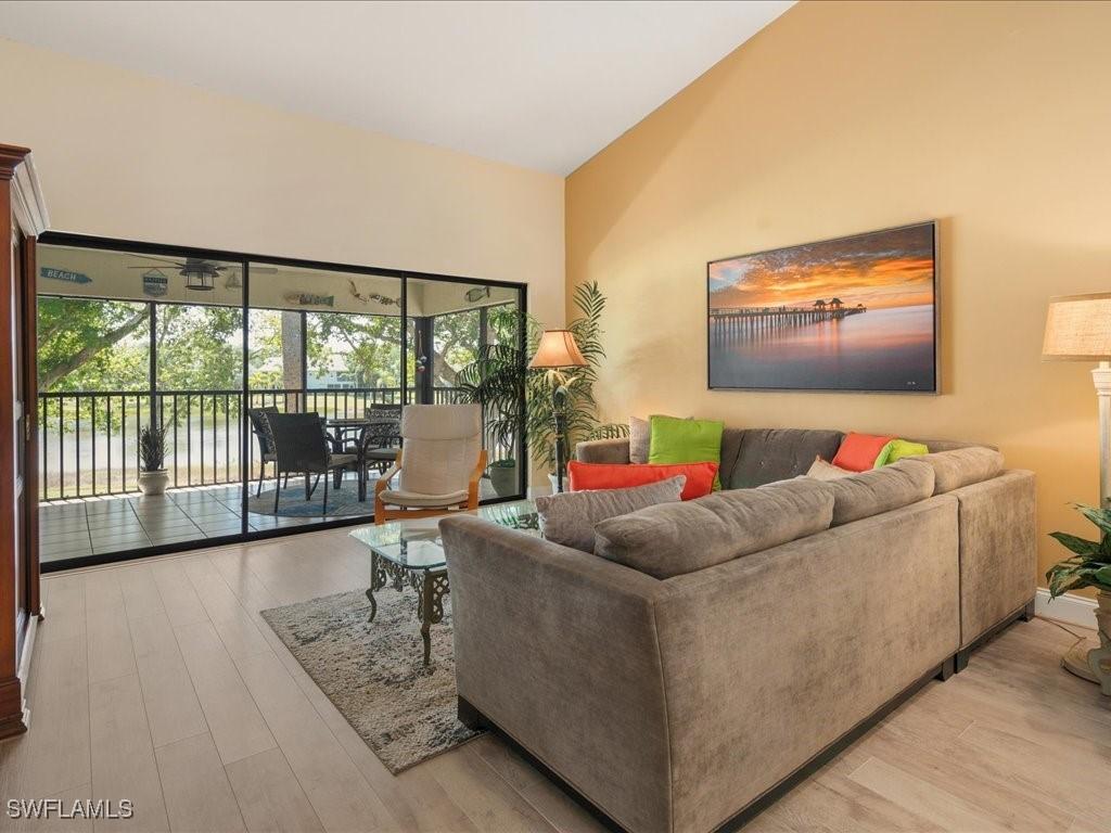 1806 Kings Lake Blvd. #4, Naples, FL 34112