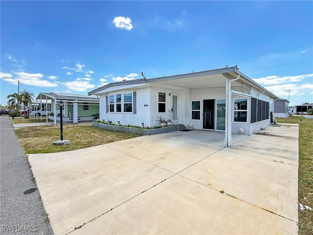 3388 Rainbow Ln., North Fort Myers, FL 33903