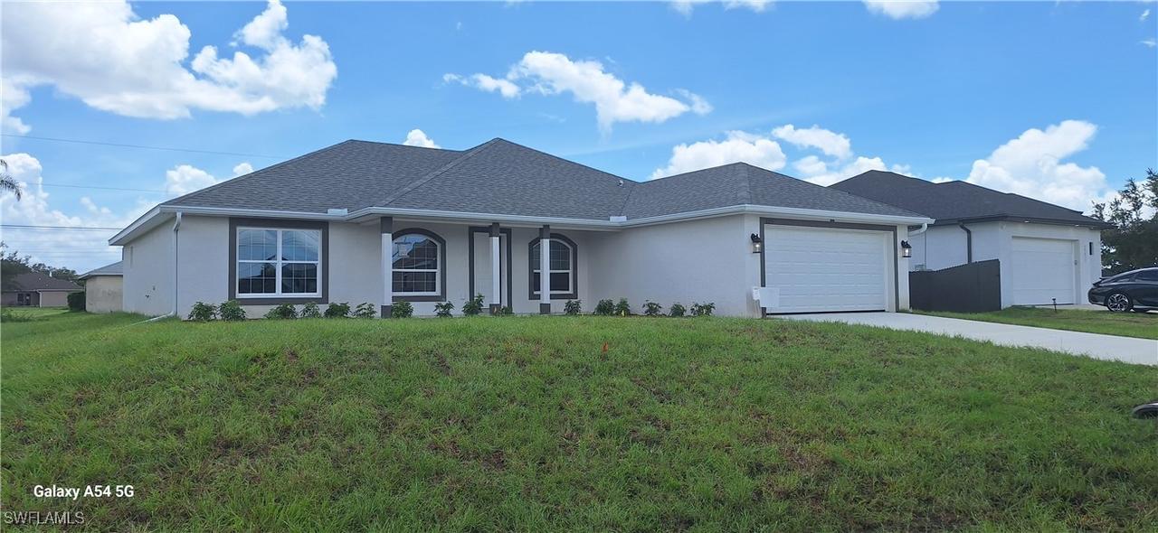 2215 NE 22nd Pl., Cape Coral, FL 33909