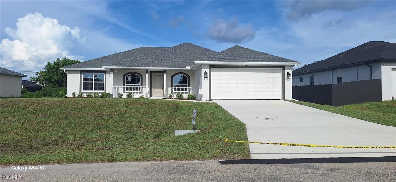 2215 NE 22nd Pl., Cape Coral, FL 33909